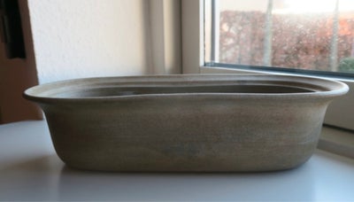 Keramik, Pateform , Royal Copenhagen, Ildpot designet af Grethe Meyer, L 29, b 12,5, h 7,5. Se stand