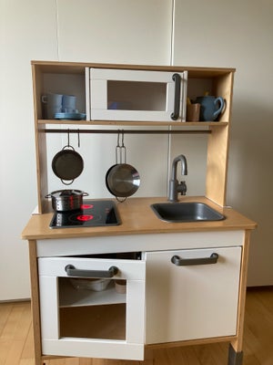 Køkken, Legekøkken, Ikea, Pænt og velholdt legekøkken fra Ikea inkl. gryder / pander mm. som vist på