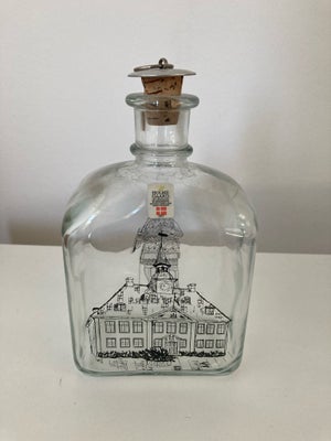 Glas, Turistflaske, Holmegaard, Holmegaard Randers turistflaske med motiv af Randers Rådhus og Niels