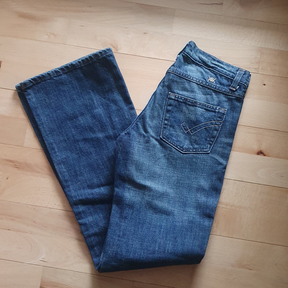 Jeans, Which, str. 26