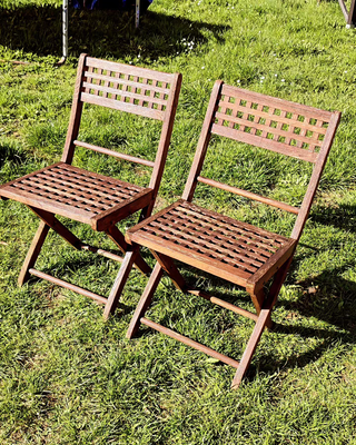 Spisebordsstol, Træ havestole klapstole samlet pris 250

Mulighed for levering mod betaling, se evt 