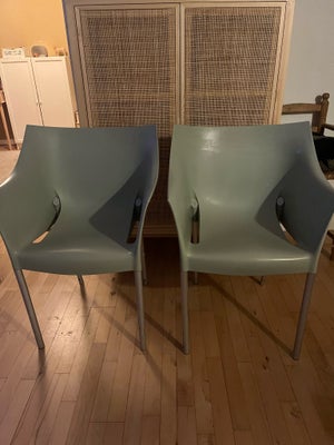 Philippe Starck, Kartell , 2 stole, 2 flotte stole fra Kartell, designet af Philippe Starck.
Farven 