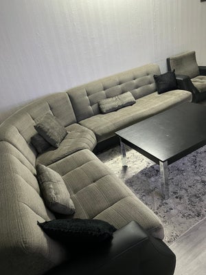 Sofagruppe, Hej 
Min mor sælger sin sofa nu hvor hun skal flytte. Sofaen vil ikke passe ind i den ny