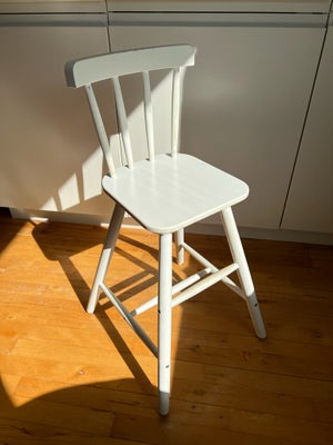 Stol, IKEA, AGAM stol i hvid fra IKEA.
Med brugsspor, deraf prisen.