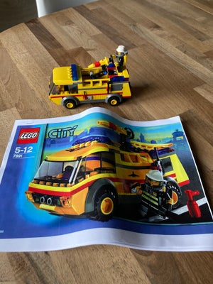 Lego City, 7891, Lufthavnsbrandbil
I pæn stand. 
OBS: Bilens blå rat er erstattet med et gult – elle