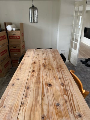 Spisebord, Ædelgran, Håndlavet, b: 84 l: 195, Plankebord i massive ædelgrans planker. Behandlet med 