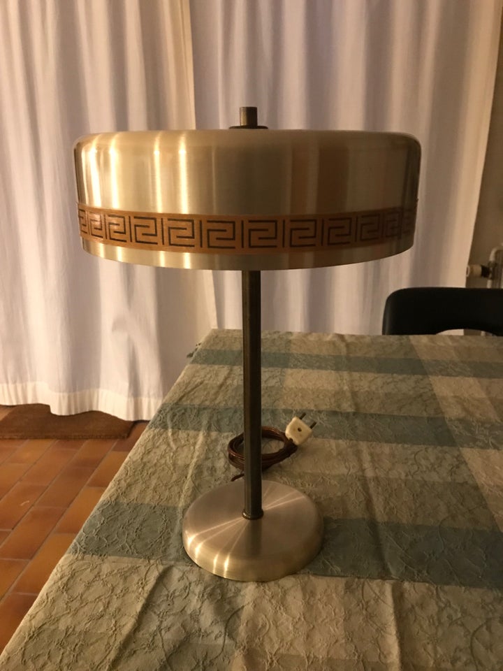 Anden arkitekt, Vitrika model Chief, bordlampe