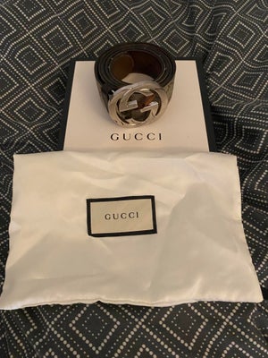 Bælte, Gucci, str. 95 cm,  GG Monogram,  Læder,  God men brugt, Jeg sælger dette ægte Gucci bælte. D
