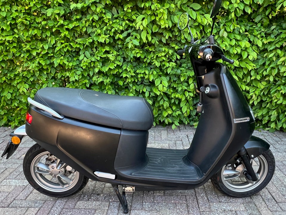 El-Scooter E2, 2023, 240 km