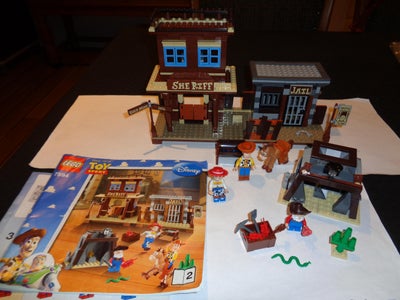 Lego Toy Story, 7594, Lego Toy Story, Woody’s Roundup, sæt nr. 7594 fra år 2010. Brugt.
Forside på b