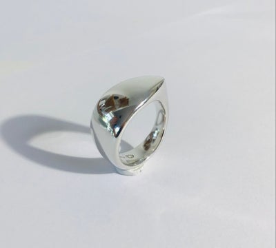 Fingerring, sølv, Georg Jensen, Str 55. Georg Jensen ring, designet af Regitze Overgaard. Fra serien