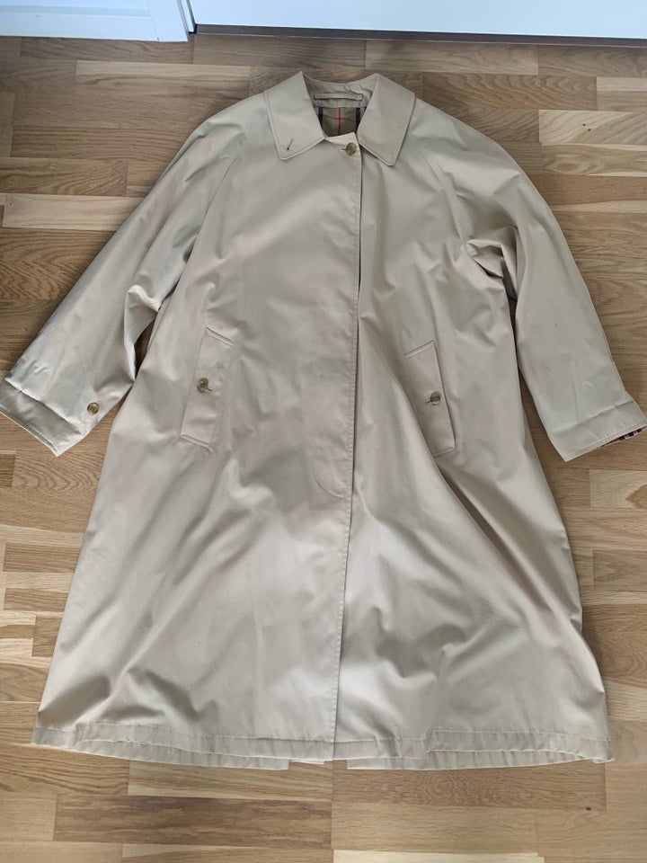 Trenchcoat, str. 40, Burberrys