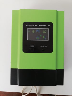 laderegulator, MPPT laderegulator til solceller, med farvedisplay maks 30 ampere.
max. panel volt DC