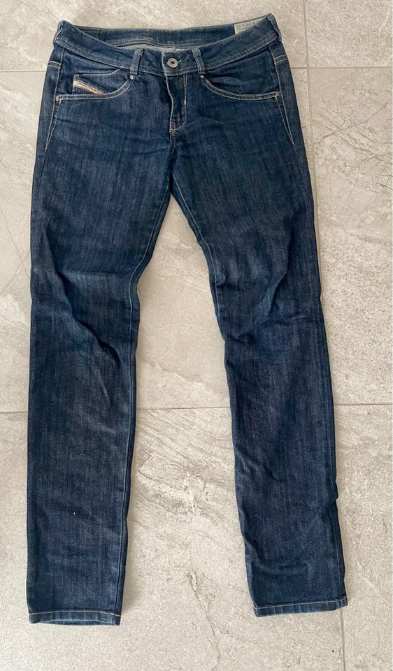 Jeans, Diesel, str. 29