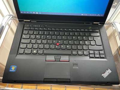 Lenovo ThinkPad T430, Intel i5 3320M 2.6/3.3 GHz, 8 GB ram, 256 SSD GB harddisk, God, Perfekt til sk