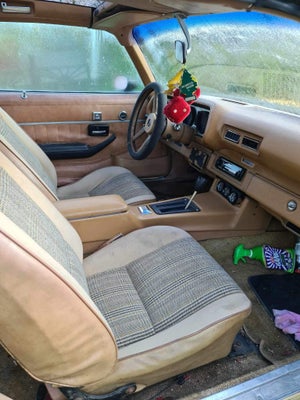 Chevrolet Camaro årg. 1978: Forstole og bagsæde, Fine stole fejler ikke noget, men trænger til en re