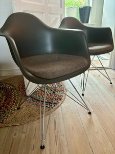 2stk. Eames Vitra DAR - i granitgrå m. hynder