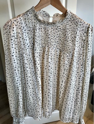 Bluse, Neo Noir , str. 42, Hvid, Polyester, Næsten som ny, 
Emma Spray Dot Bluse fra Neo Noir.
Rund 