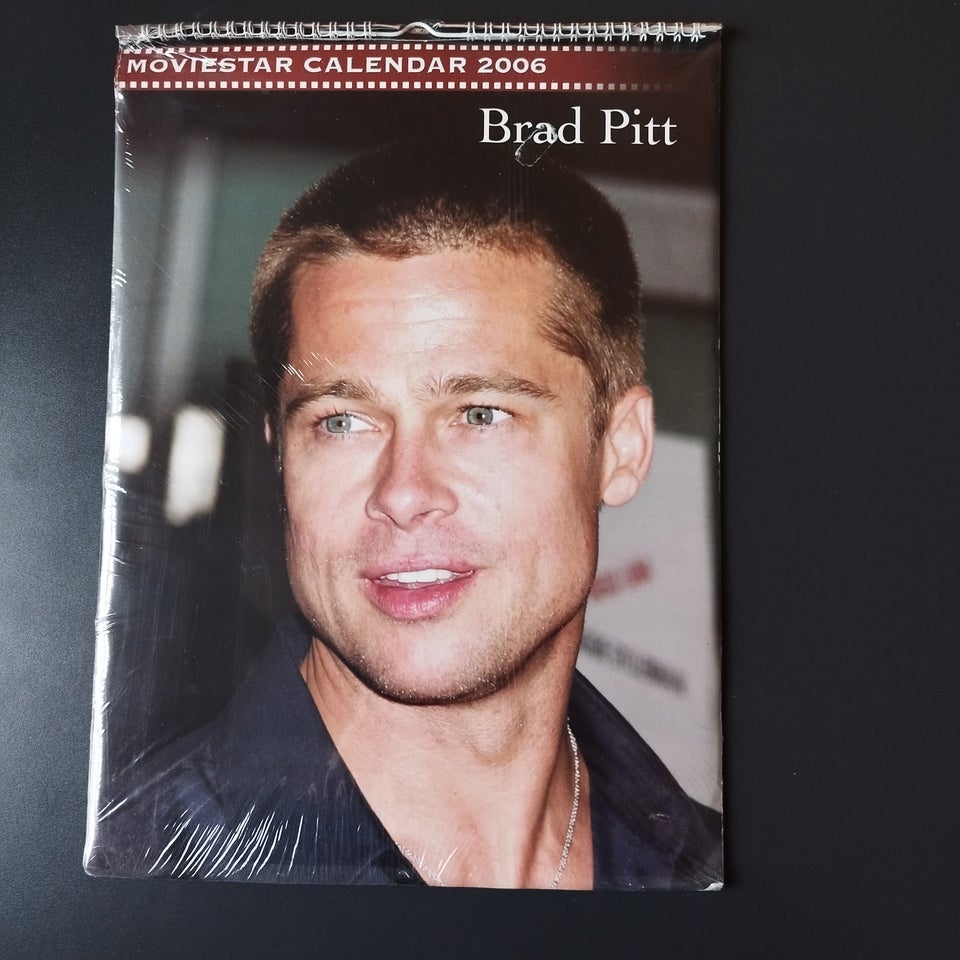Plakater, Brad Pitt kalender fra 2006 – – Køb Salg af og Brugt