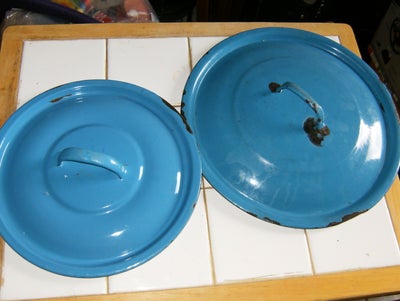 Andet, 2  gryde låg, madam blå, 2 madam blå gryde låg diameter23.5 og 28.5 krans 3 cm mindre 30kr.fo