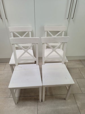 Køkkenstol, TRÆ, 4 stk hvide køkken stole med pude som kan medfølge

Er pæne men brugt.

Er fra IKKE