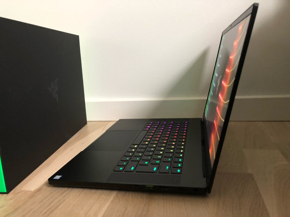 Andet mærke Razer Blade 15, 2.2 / 4.1 GHz, 16 GB ram