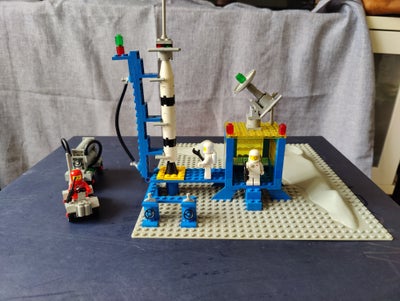 Lego Space, 920-2, Alpha-Rocket Base, Model fra 1979. Komplet og bygget med klodser fra rigtig perio