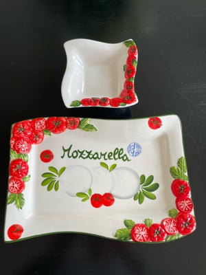 Andet, Italiensk keramik, Italiensk keramik, Italiensk Serveringsfad og lille skål med tomater på. 
