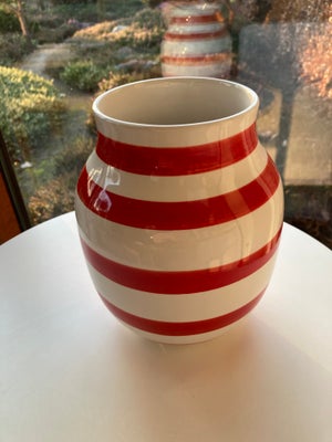 Keramik, Vase, Rød Kähler vase Omaggio 20 cm. Perfekt stand.
Sendes gerne.