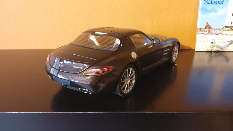 Modelbil, Mercedes Benz, skala 1/18