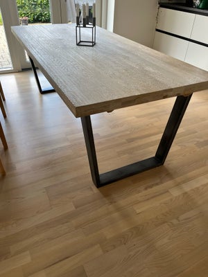 Spisebord, Plankebord , ILVA, b: 95 l: 200, Flot og velholdt plankebord 

Plankebord måler: 
B 95 cm