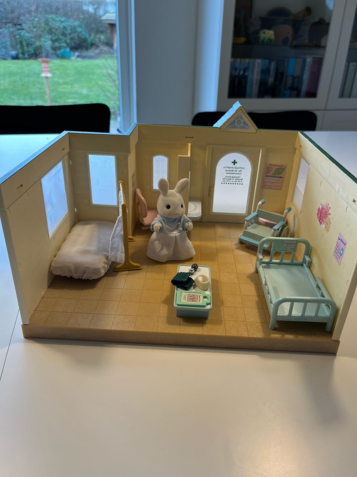 Sylvanian, Families Cottage Hospital