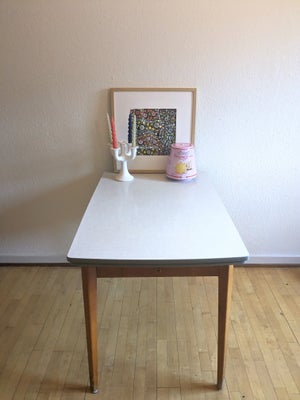 Køkkenbord, Træ, b: 70 l: 110, Vintage retro køkkenbord med udtræk i træ 

Bordet er velholdt, men h
