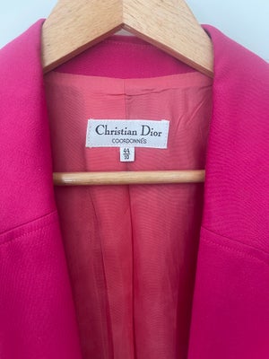 Blazer, str. 38,  Christian dior,  Pink,  Næsten som ny, Vintage Christian Dior blazer i virkelig go