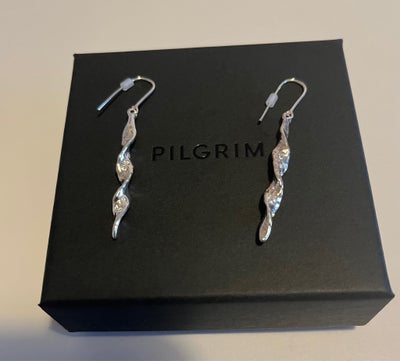 Øreringe, forsølvet, Pilgrim, Ubrugte øreringe fra Pilgrim. Vedhæng 4 cm. Inkl. æske. Se også mine ø