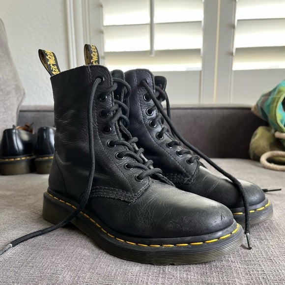 Doc martens outlet 41 5