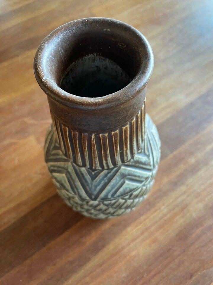 Keramik vase, JAHGUS keramik Bornholm , motiv: Abstrakt