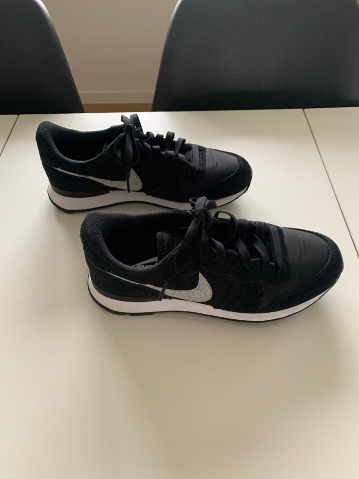 Sneakers, str. 38,5, Nike