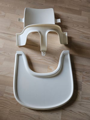 Højstol, Tilbehør til Trip Trap højstol:
Stokke babyindsats og tray bord i hvid. Samlet pris. Pæn st