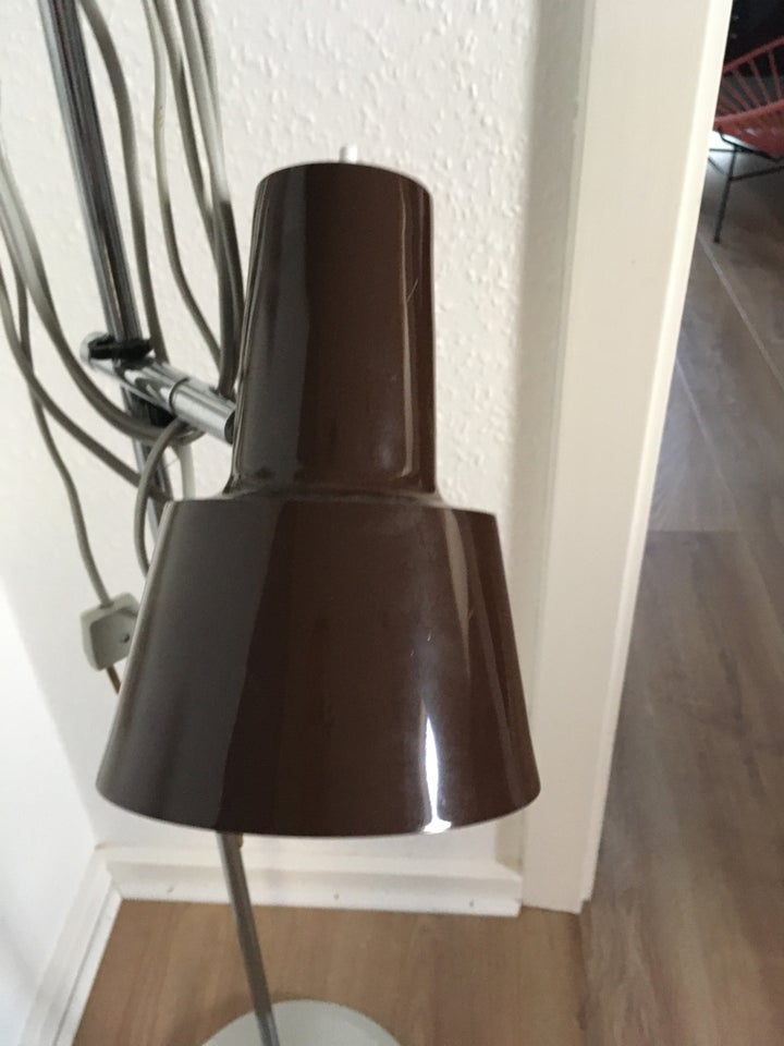 Gulvlampe, Ukendt