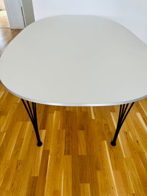 Piet Hein, bord, Fast pris.

Elipsebord B616.
Hvid laminat med sorte (!) ben.
170x100x72.

Fremstår 