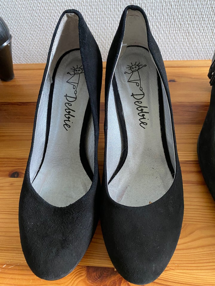 Pumps, str. 39, Debbie