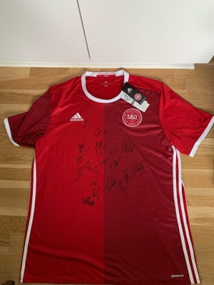 Autografer, Fodboldtrøje, Sælger den her helt nye adidas DBU Hjemmebanetrøje 2015/2016 med de danske