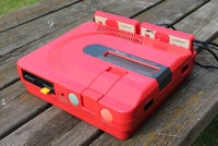 Sharp Twin Famicom, spillekonsol, God