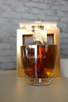 Spiritus, Golden Rose Vodka, En mesterlig sammensætning af nøje udvalgte blomster og frugter fra Pol