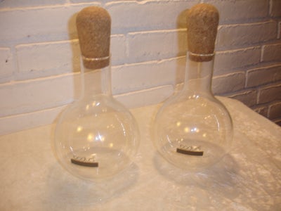 Glas, Karafler, Bodum, 2 stk 1 liter karafler med korkprop, kr 100,- per stk. (lot 124)