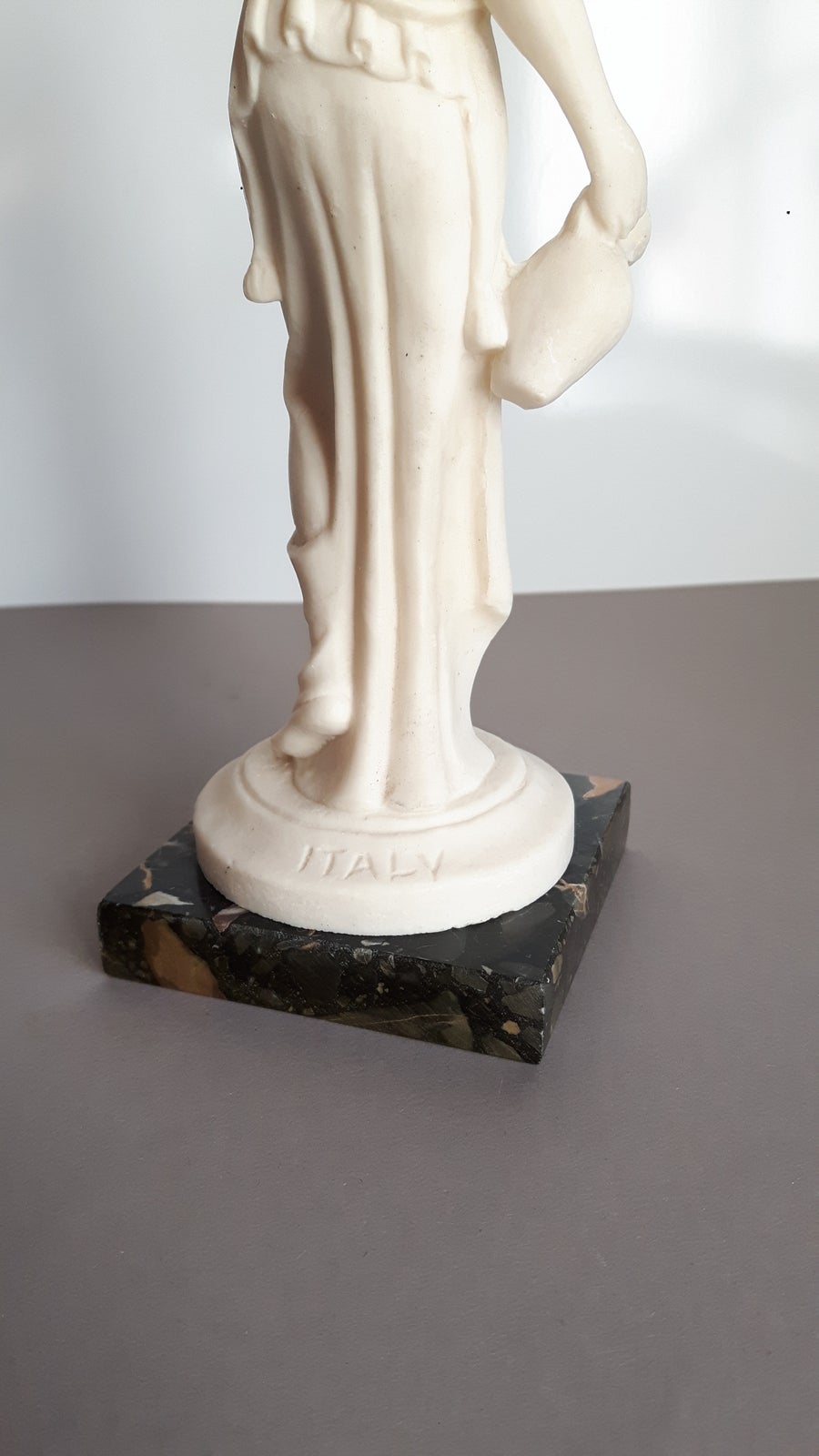Statuette Skulptur Figur, ITALY, motiv: Vandbæreren