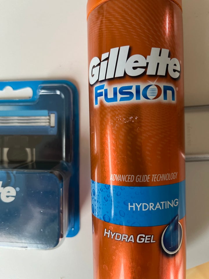 Barberskraber, Barberblade og barberskum, Gillette