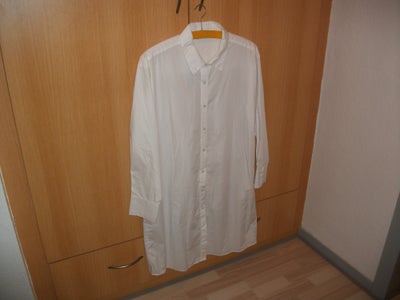Skjorte, VRS Woman., str. 46, Hvid., Bomuld., Næsten som ny, En lang flot hvid skjorte i str. XL. 10
