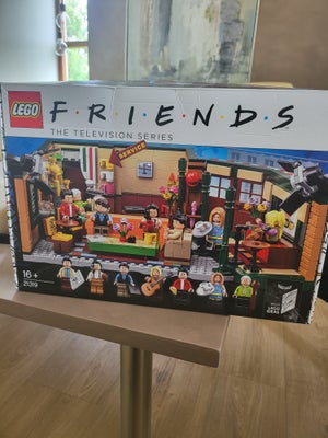 Lego Friends, Uåbnet LEGO FRINDS the television series 
Vejledende pris i butik 1365kr.